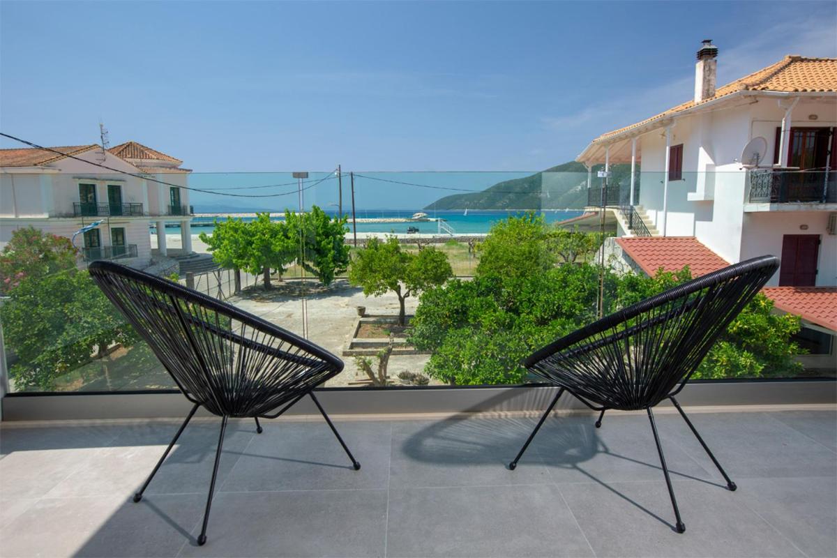 Seascape Villas Vassiliki - Beachfront Villas Exterior foto